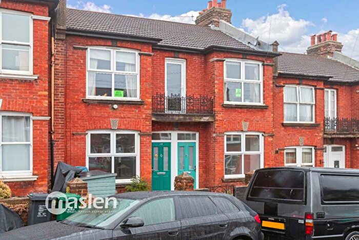 2 Bedroom Flat To Rent In Shanklin Road, Brighton, BN2