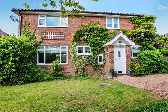 4 Bedroom Detached House For Sale In Taleworth Road, Ashtead, KT21