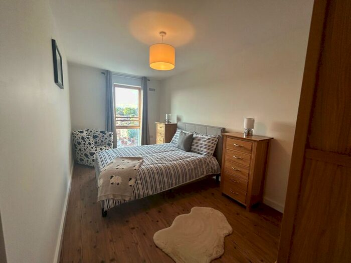 2 Bedroom Apartment To Rent In , Watlington Street, Reading, Berkshire, RG1