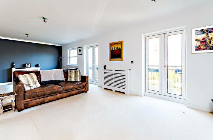 5 Bedroom End Of Terrace House To Rent In Florence Way, Knaphill, Woking, GU21