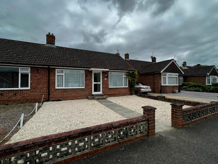 2 Bedroom Bungalow To Rent In Millstream Gardens, Polegate, BN26