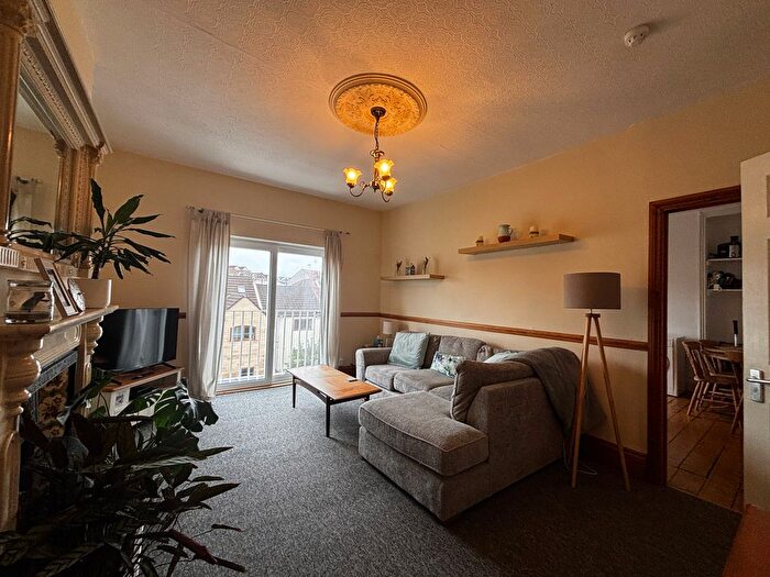 2 Bedroom Flat To Rent In Coronation Road, Southville, Bristol, BS3