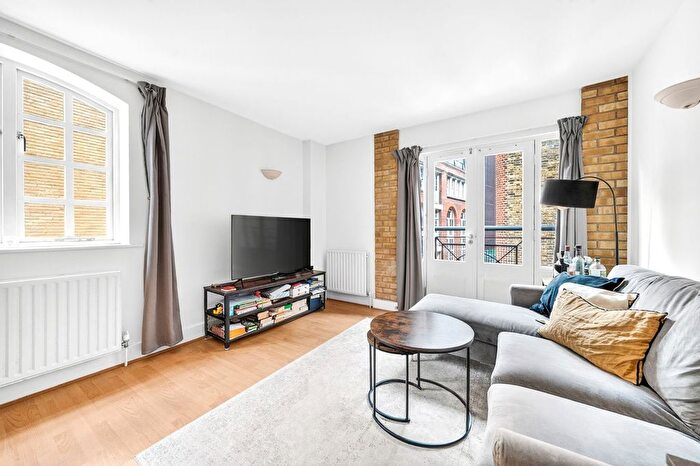 2 Bedroom Flat For Sale In Lion Court, Shand Street, London, SE1