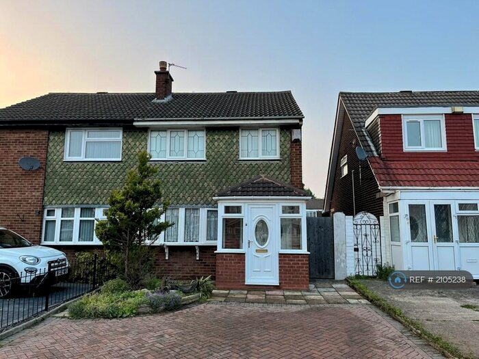 3 Bedroom Semi-Detached House To Rent In New Street, Hill Top, West Bromwich, B70