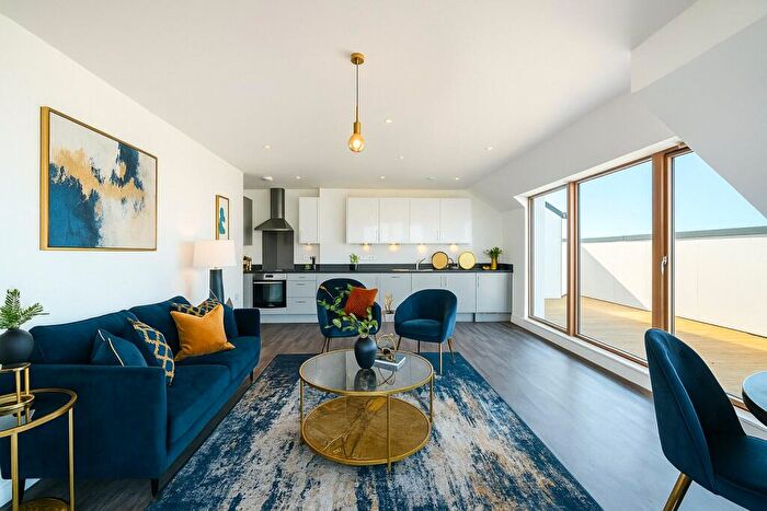 2 Bedroom Apartment For Sale In St. Marks Square, Bromley, BR2
