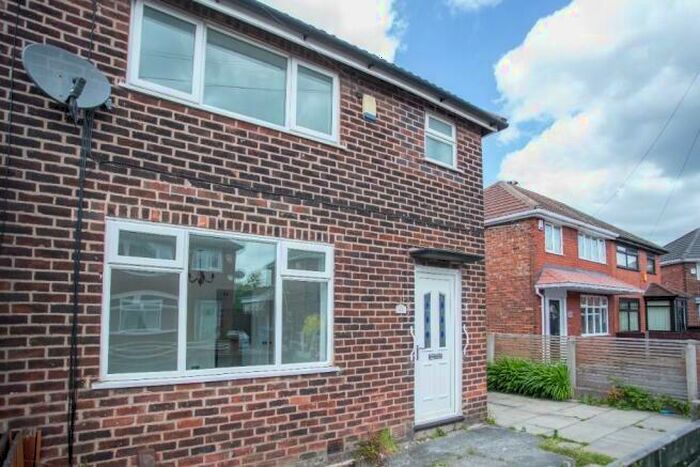 3 Bedroom Semi-Detached House To Rent In Holmlea Road, Manchester, M43