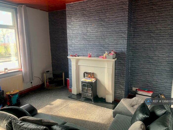 2 Bedroom Terraced House To Rent In Hollin Bridge St, Blackburn, BB2