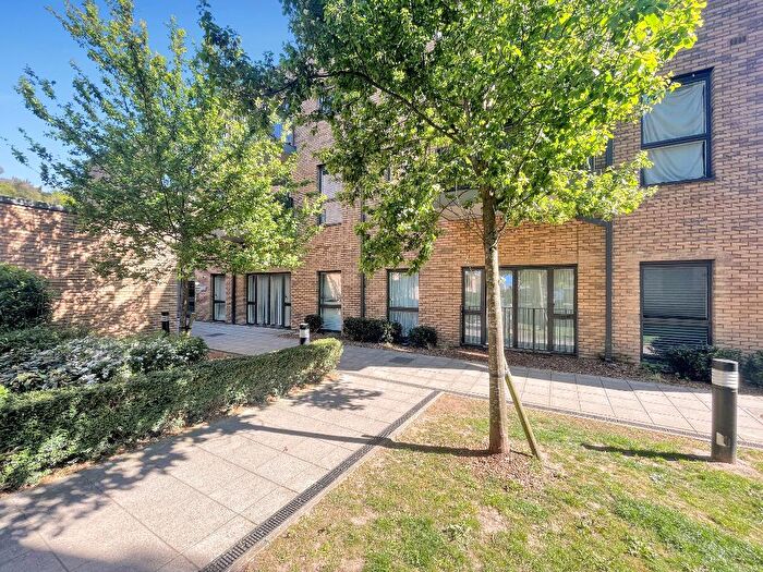 2 Bedroom Flat For Sale In Old Barn Lane, Kenley, Surrey, CR8