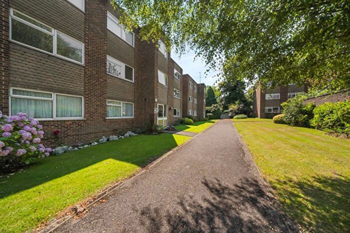 2 Bedroom Flat For Sale In Gateway Close, Northwood, HA6