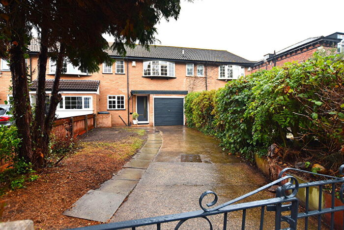 3 Bedroom Terraced House For Sale In Grosvenor Road, Oxton, CH43