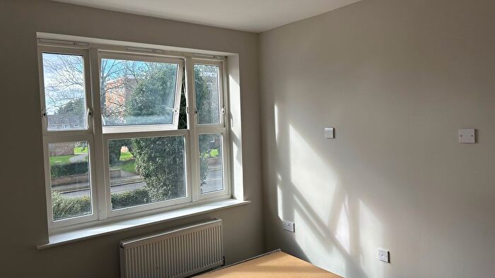 2 Bedroom Terraced House To Rent In Meadowbank Close, Isleworth, TW7
