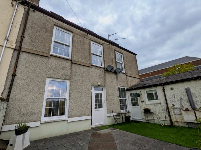 1 Bedroom Flat To Rent In Spring Gardens, Carmarthen, Carmarthenshire, SA31
