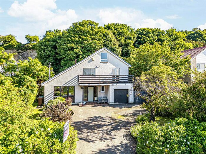 4 Bedroom Detached House For Sale In East Harbour Road, Charlestown, KY11