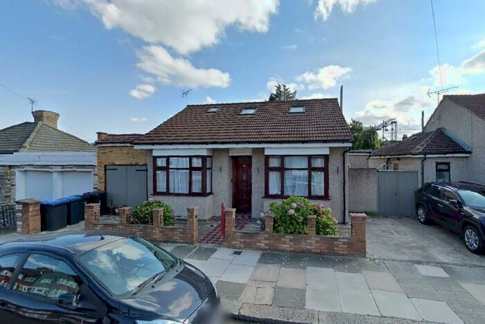 Ground Flat To Rent In Chichester Road, Edmonton, London, N9