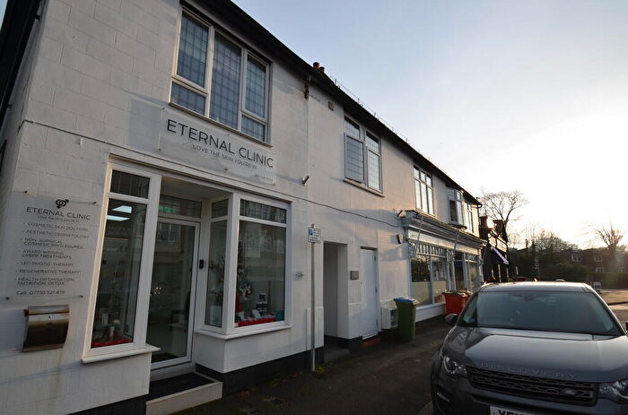 1 Bedroom Apartment To Rent In York Road, Weybridge, KT13