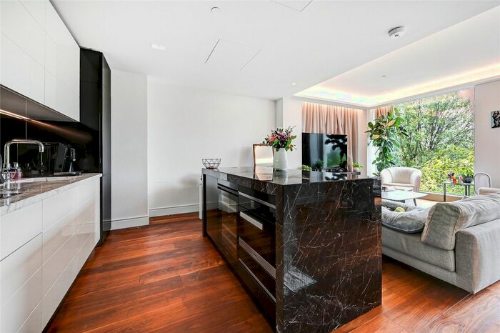 2 Bedroom Flat To Rent In Belvedere Road, London, SE1