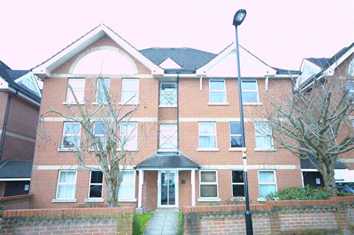 1 Bedroom Flat To Rent In Chatsworth House, Westridge Road, Southampton, SO17