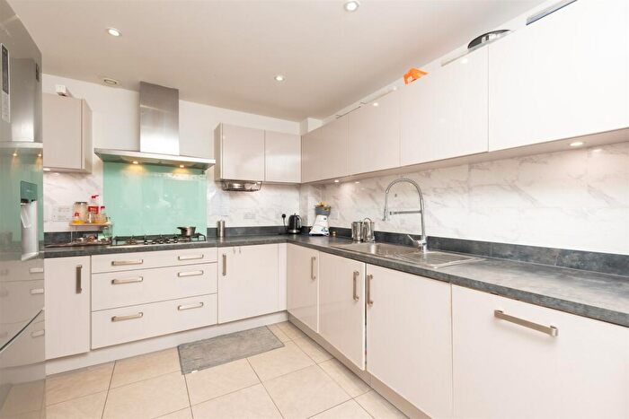 3 Bedroom End Of Terrace House For Sale In Elstar Mews, Greenhithe, Kent, DA9