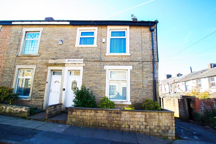 3 Bedroom End Of Terrace House For Sale In Elswick Street, Darwen, BB3