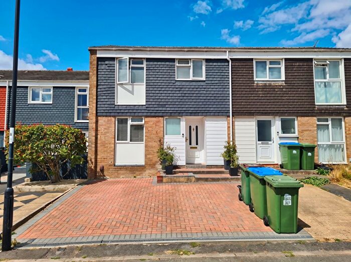 3 Bedroom Terraced House For Sale In Saturn Close, Lordshill, SO16
