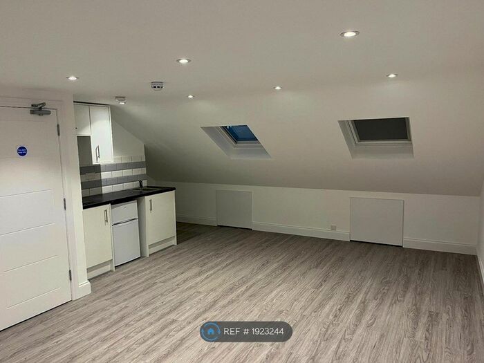 Studio To Rent In Lammas Avenue, Mitcham, CR4