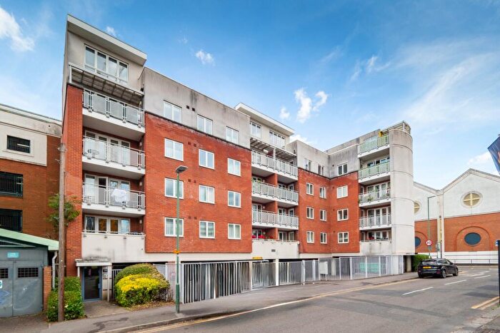 1 Bedroom Apartment To Rent In West Street, Sutton, SM1