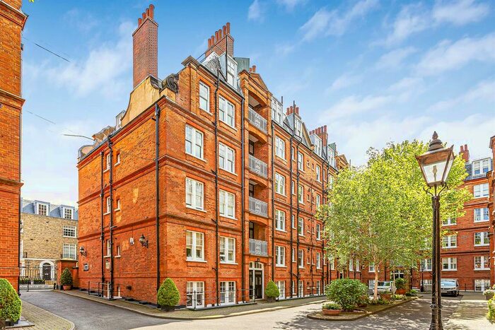 2 Bedroom Flat To Rent In Park Walk, London, SW10