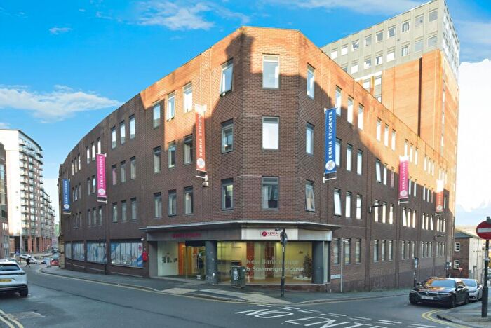 3 Bedroom Flat For Sale In Queen Street, Sheffield, South Yorkshire, S1