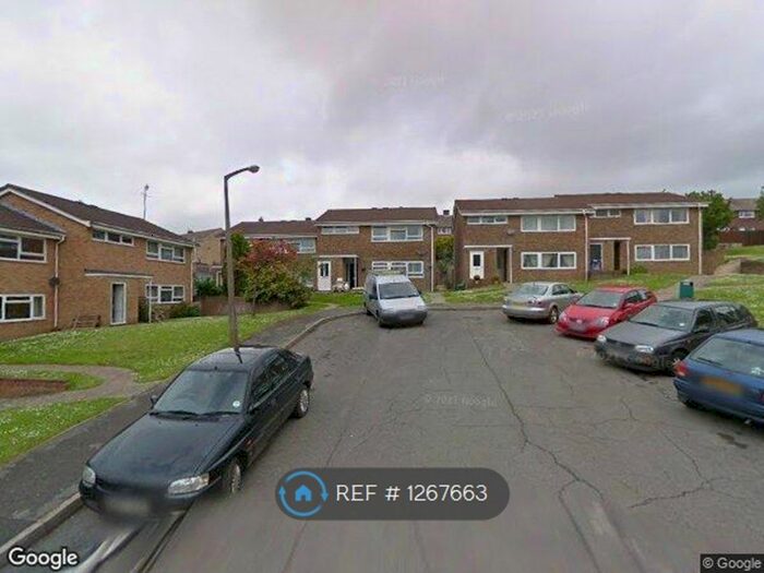 2 Bedroom Flat To Rent In Flaxfield Road, Beaminster DT8