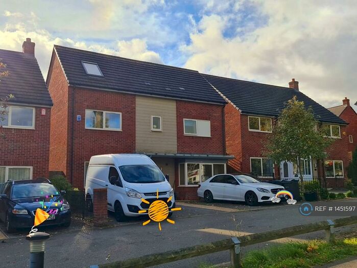 4 Bedroom Detached House To Rent In Senneley Mews, Birmingham, B31