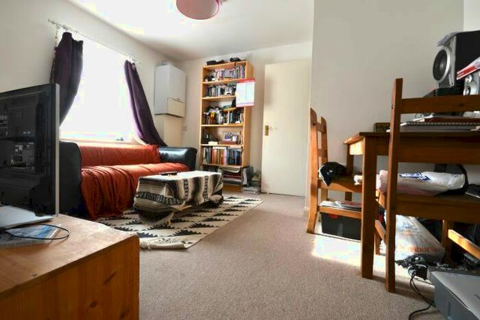 1 Bedroom Flat To Rent In Uxbridge Road, London, W12