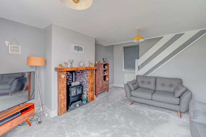 3 Bedroom End Of Terrace House For Sale In Eathorpe Close, Matchborough West, Redditch, B98