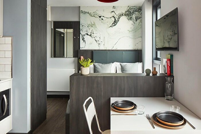 Studio To Rent In Crossharbour Plaza, London, E14