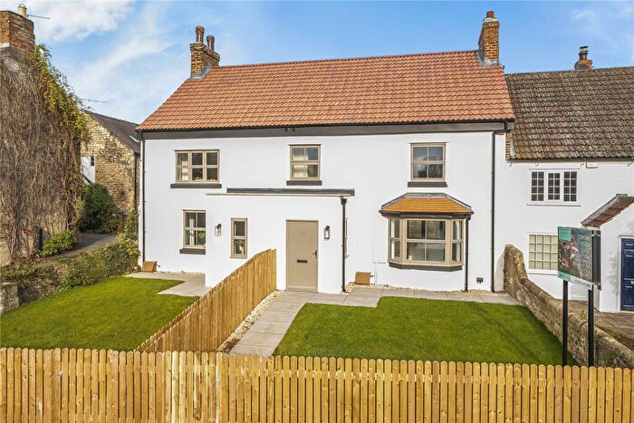 3 Bedroom Semi-Detached House For Sale In Boroughbridge Road, Harrogate, North Yorkshire, HG3