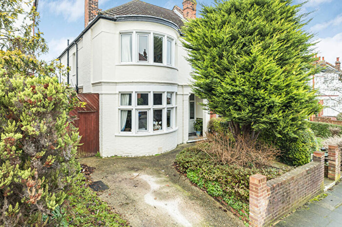 4 Bedroom Semi-Detached House For Sale In Everest Road, Eltham, SE9
