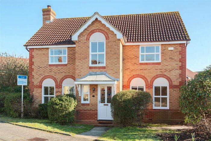 4 Bedroom Detached House To Rent In Northweald Lane, Kingston Upon Thames, KT2