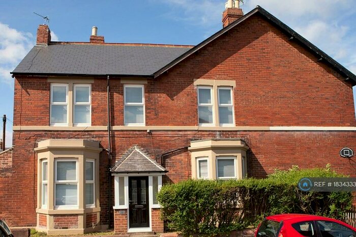 3 Bedroom End Of Terrace House To Rent In Gosforth, Newcastle Upon Tyne, NE3