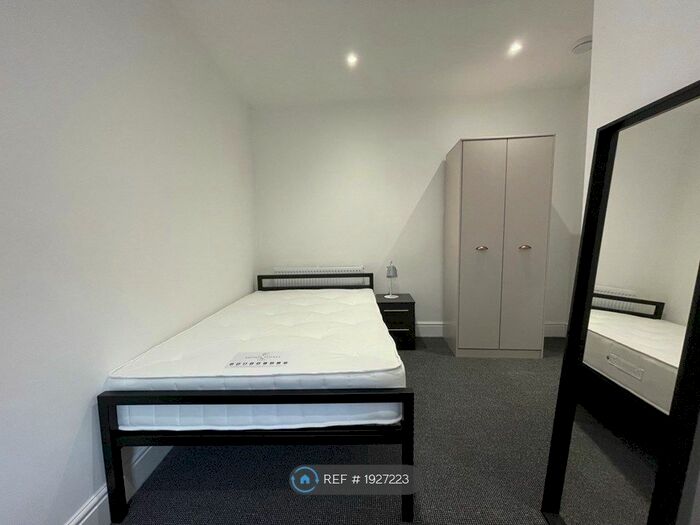 2 Bedroom Flat To Rent In Portland Street, Lincoln, LN5