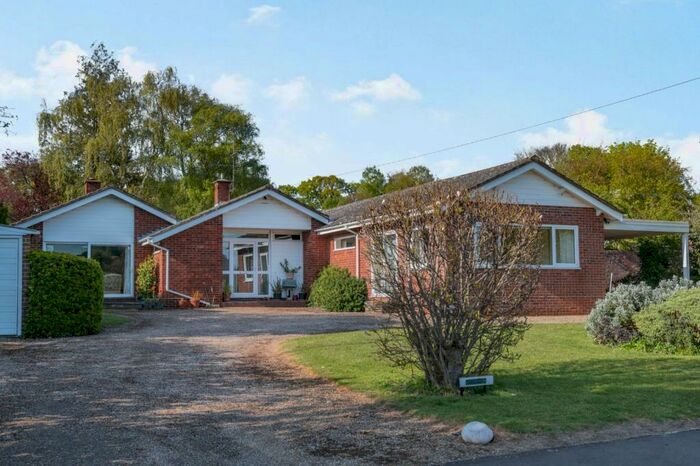 4 Bedroom Bungalow For Sale In Hill Farm Road, Playford, Ipswich, IP6