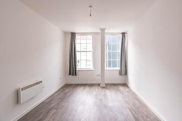 2 Bedroom Apartment To Rent In Griffon House - Bedminster, BS3