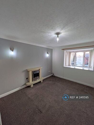 2 Bedroom Flat To Rent In St. Pauls Gardens, Hyde, SK14