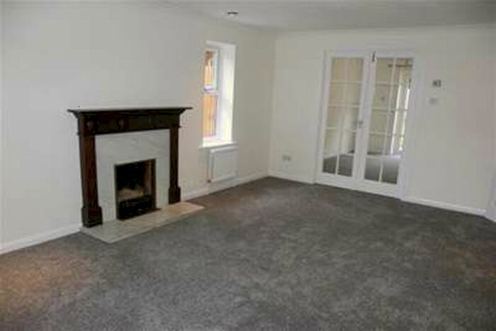 4 Bedroom House To Rent In Lightwater, GU18