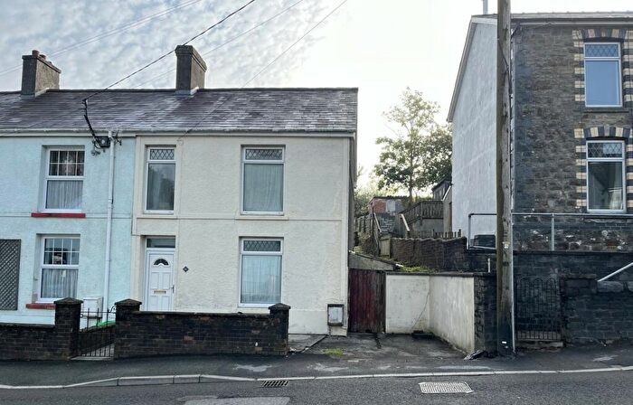 3 Bedroom End Of Terrace House For Sale In Heol Cennen, Ffairfach, Llandeilo, Carmarthenshire., SA19