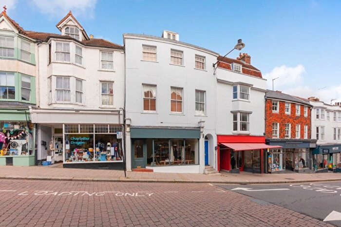 2 Bedroom Apartment For Sale In High Street, Lewes, BN7