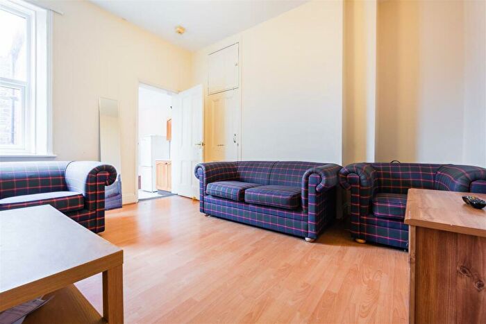 3 Bedroom Maisonette To Rent In Tavistock Road, Jesmond, NE2