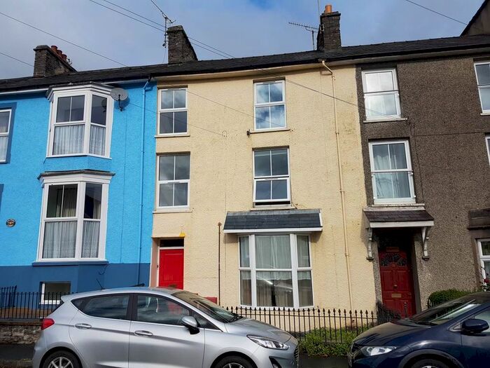 6 Bedroom Terraced House To Rent In Station Terrace, Lampeter, Ceredigion, SA48