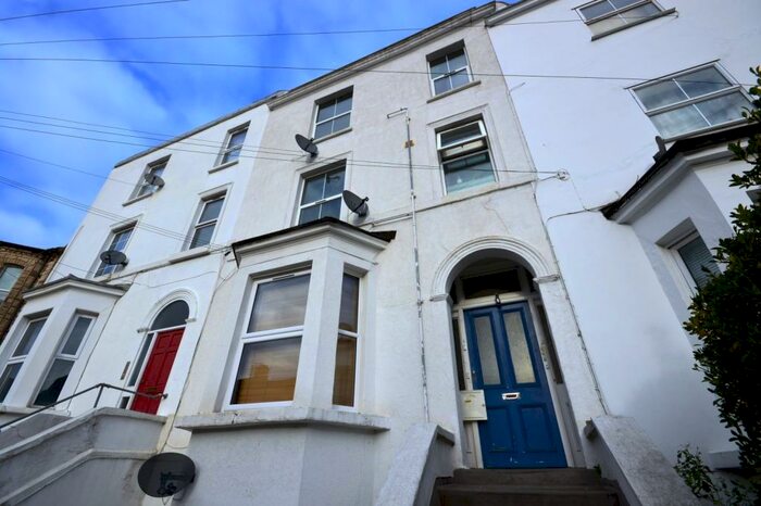 2 Bedroom Flat To Rent In St. Mary's Road London, SE25