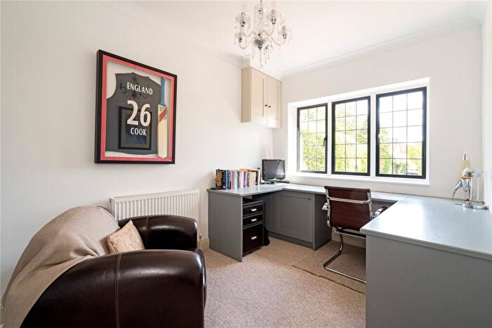4 Bedroom Detached House For Sale In Burnham Avenue, Beaconsfield, HP9