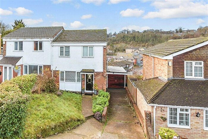 3 Bedroom Semi-Detached House For Sale In Rush Close, Walderslade, Chatham, Kent, ME5