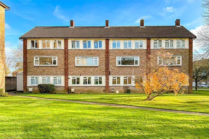 1 Bedroom Flat For Sale In Hughenden Road, St. Albans, Hertfordshire, AL4
